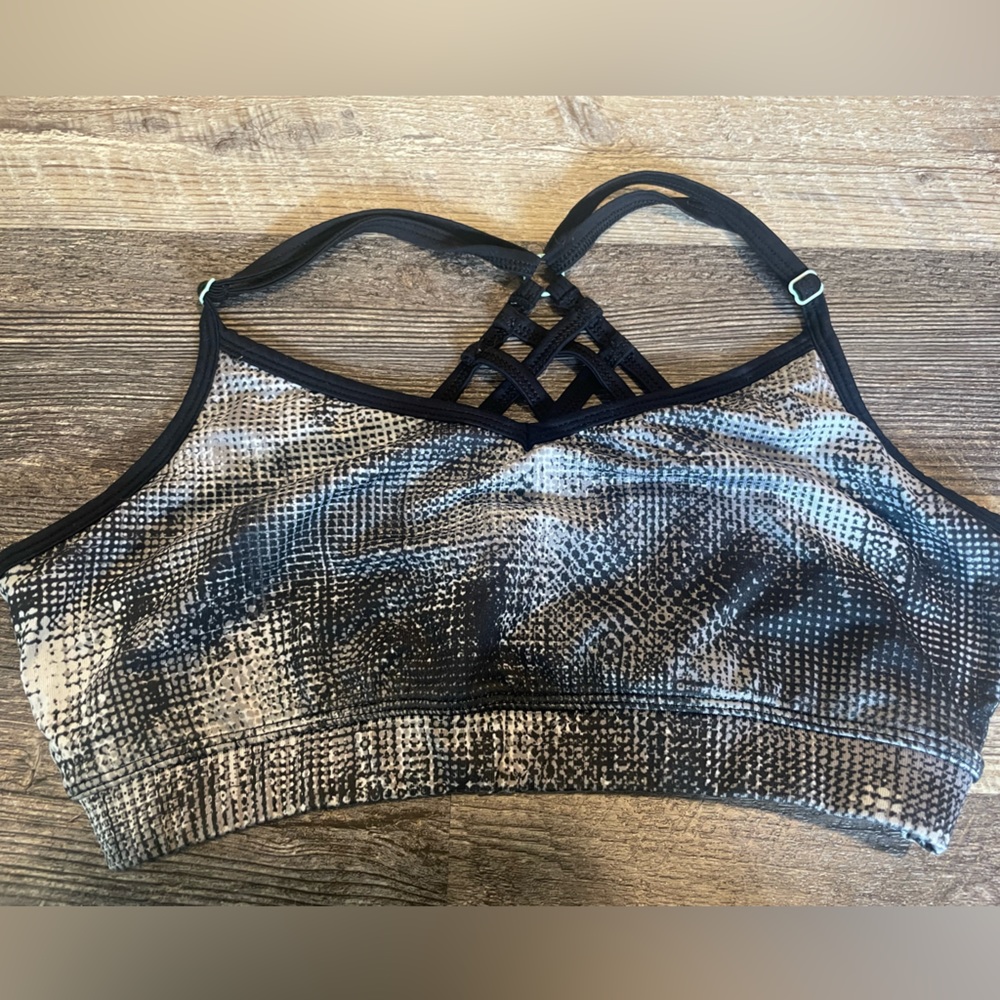 SO Adjustable Strap Black Print Sports Bra size Medium